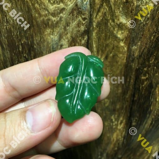 Mặt Dây Chiếc Lá Ngọc Bích Nephrite Jade (MD102) 3