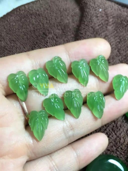 Mặt Dây Chiếc Lá Ngọc Bích Nephrite Jade (MD167) 3