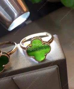 Nhẫn Cỏ Bốn Lá Ngọc Bích Nephrite Jade (VNB-NN118) 11 Nhẫn Cỏ Bốn Lá Ngọc Bích Nephrite Jade (VNB-NN118) 5